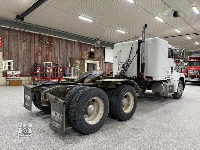 Image of Freightliner FLD112 equipment image 2