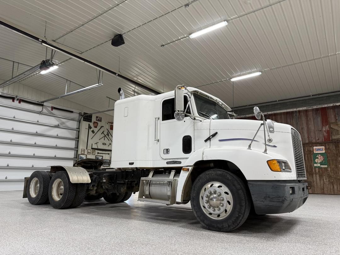 Image of Freightliner FLD112 Primary image