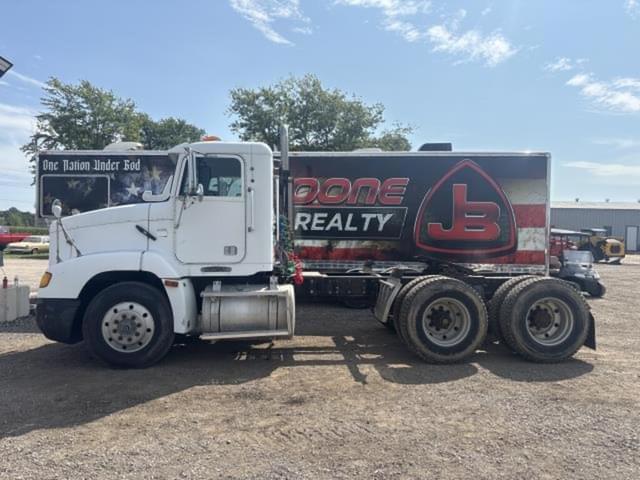 Image of Freightliner FLD112 equipment image 1