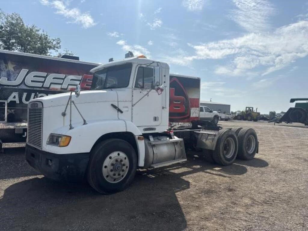 Image of Freightliner FLD112 Primary image