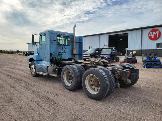 Image of Freightliner FLD112 equipment image 3