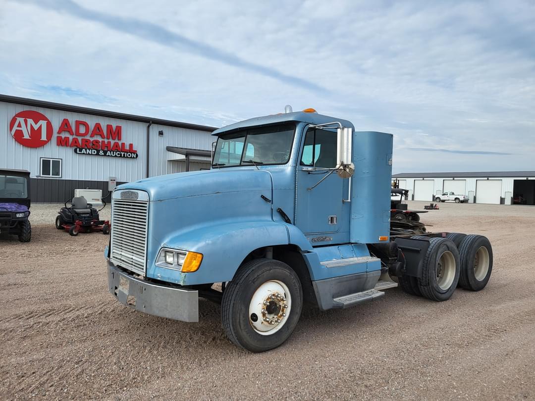 Image of Freightliner FLD112 Primary image