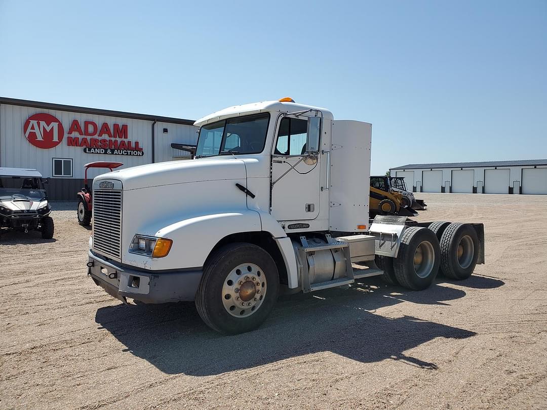 Image of Freightliner FLD112 Primary image