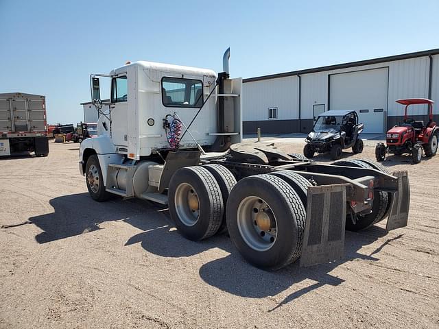 Image of Freightliner FLD112 equipment image 3