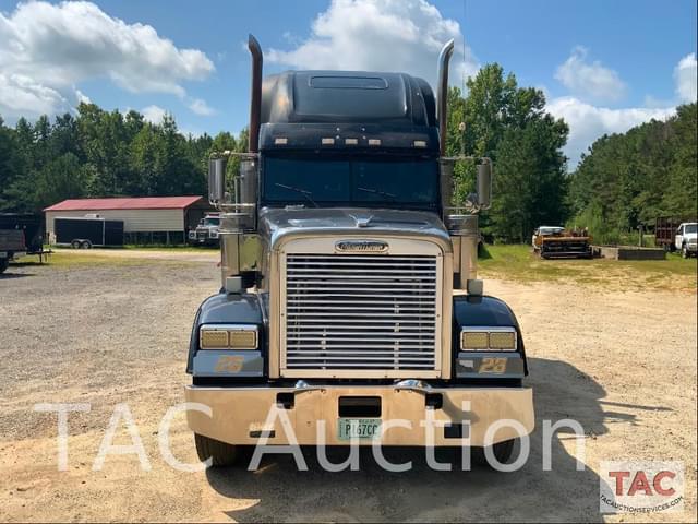 Image of Freightliner FLD120 equipment image 1