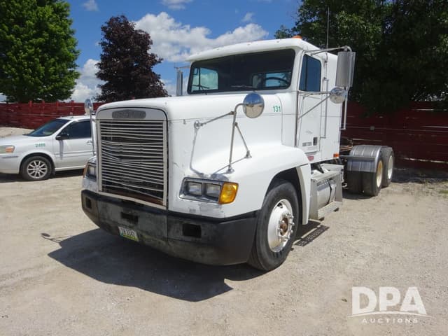 Image of Freightliner FLD120 equipment image 1