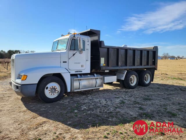 Image of Freightliner FLD120 equipment image 2