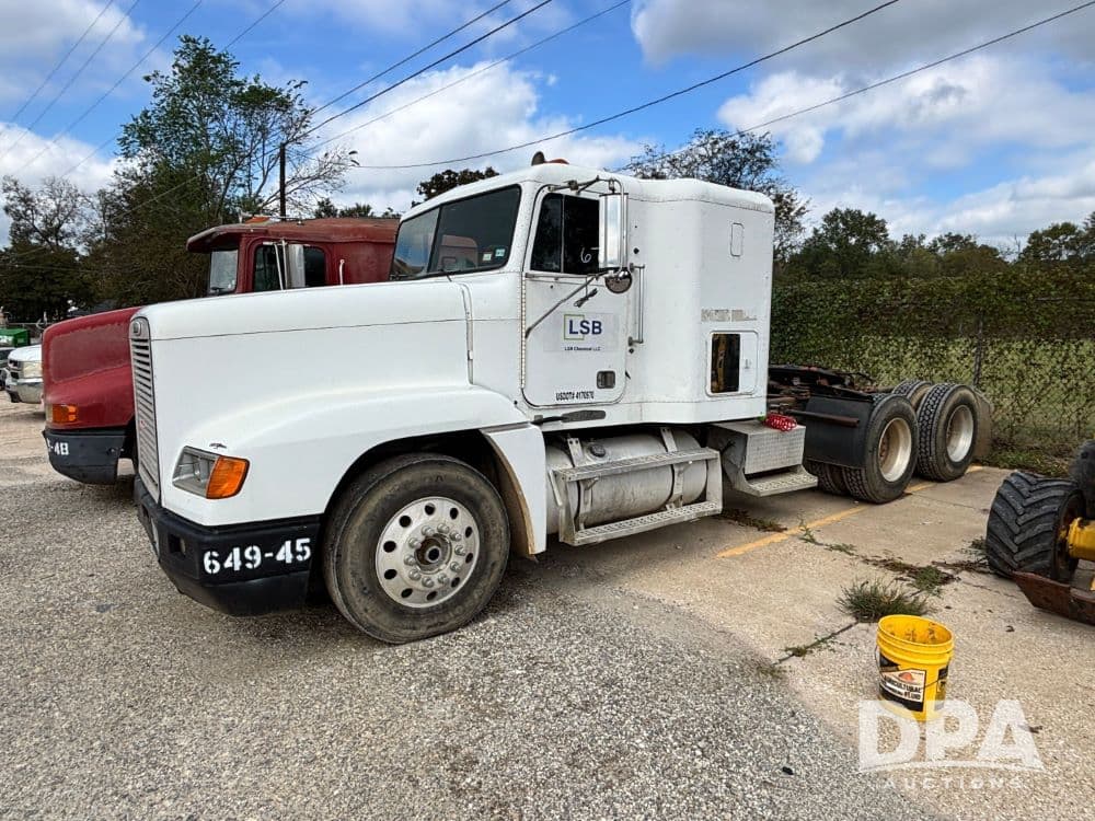 Image of Freightliner FLD120 Primary image