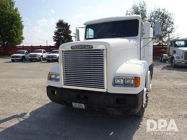 Image of Freightliner FLD120 equipment image 3