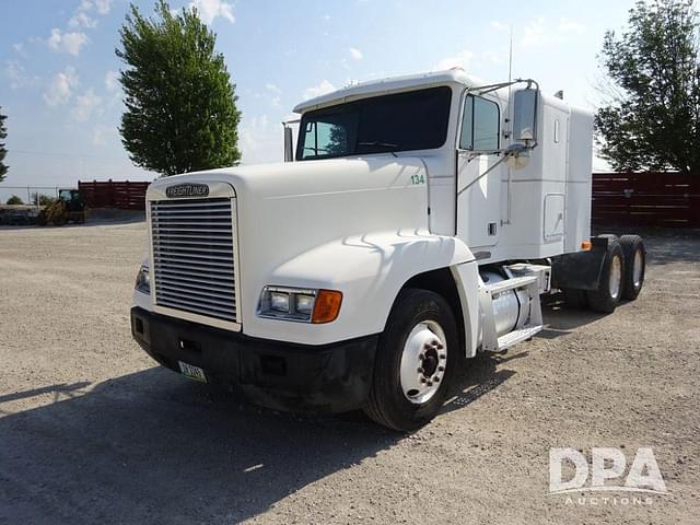 Image of Freightliner FLD120 equipment image 1