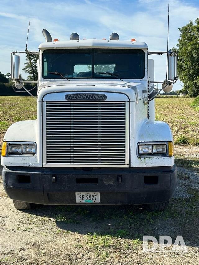 Image of Freightliner FL12064TH equipment image 1