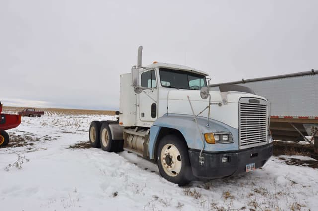 Image of Freightliner 3406 equipment image 1