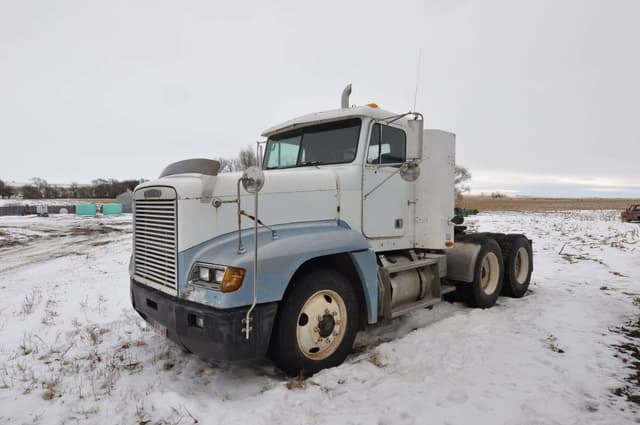 Image of Freightliner 3406 equipment image 3