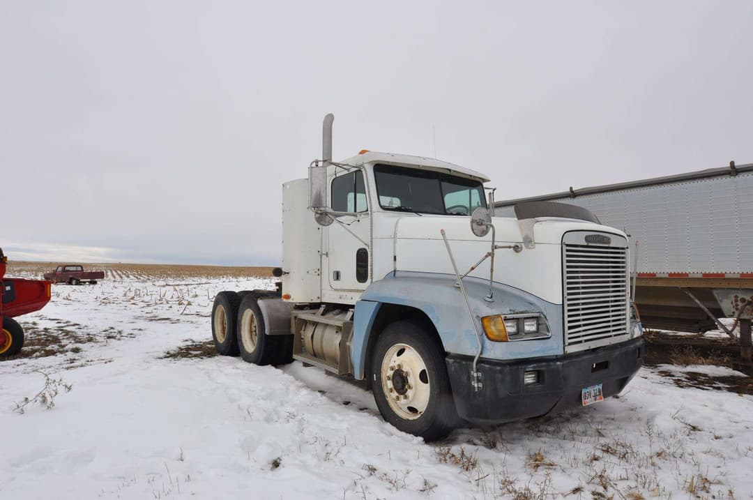 Image of Freightliner 3406 Primary image