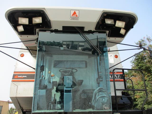 Main image Gleaner R62 10