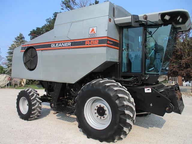 Image of Gleaner R62 equipment image 1