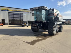1994 Gleaner R62 Image