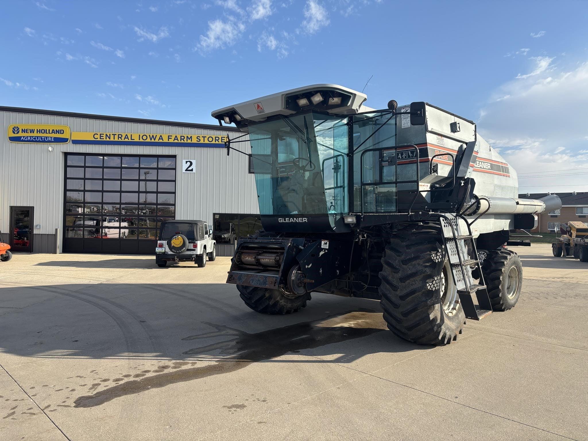 1994 Gleaner R62 Equipment Image0