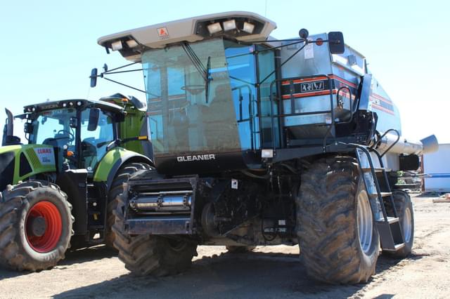 Image of Gleaner R62 equipment image 3