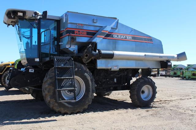 Image of Gleaner R62 equipment image 1