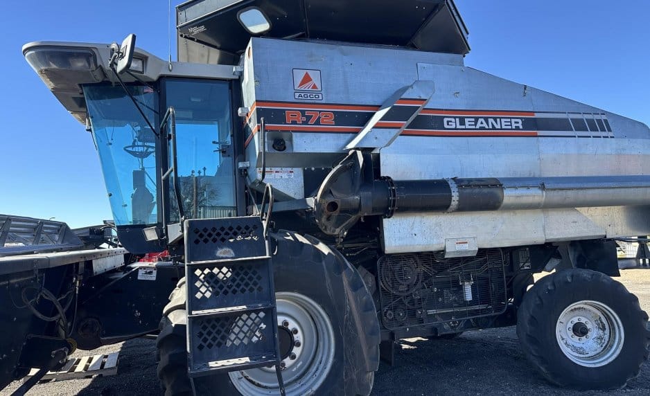 Gleaner R72 Equipment Image0