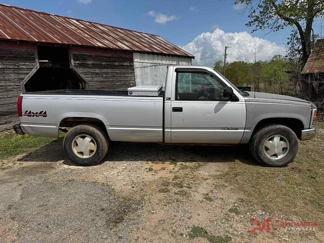 Image of GMC 1500 equipment image 1