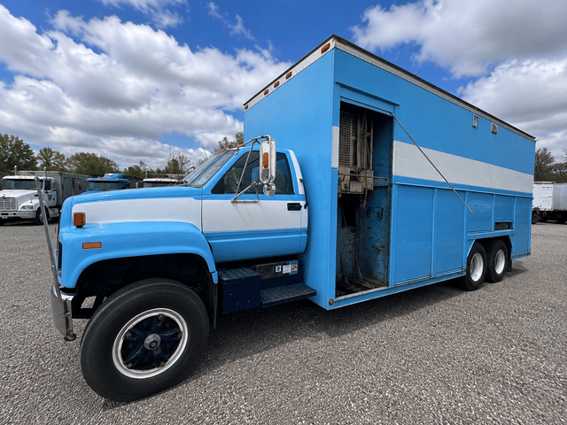 Image of GMC 9500 equipment image 2