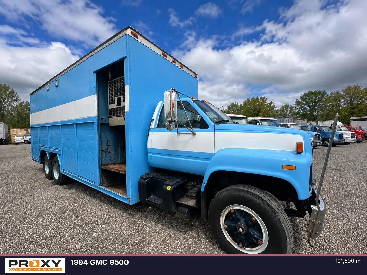 1994 GMC 9500 Equipment Image0