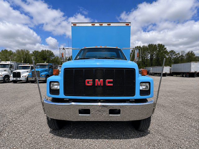Image of GMC 9500 equipment image 1