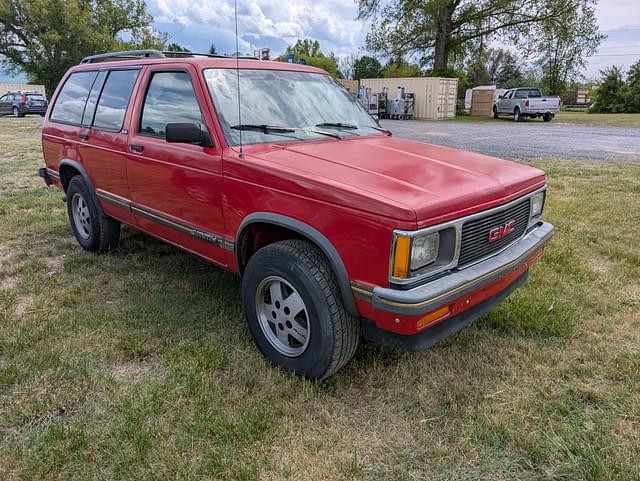 Image of GMC Jimmy equipment image 2