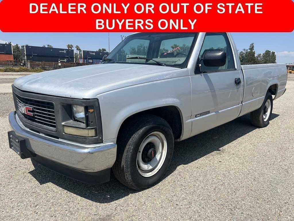 Image of GMC Sierra 1500 Primary image