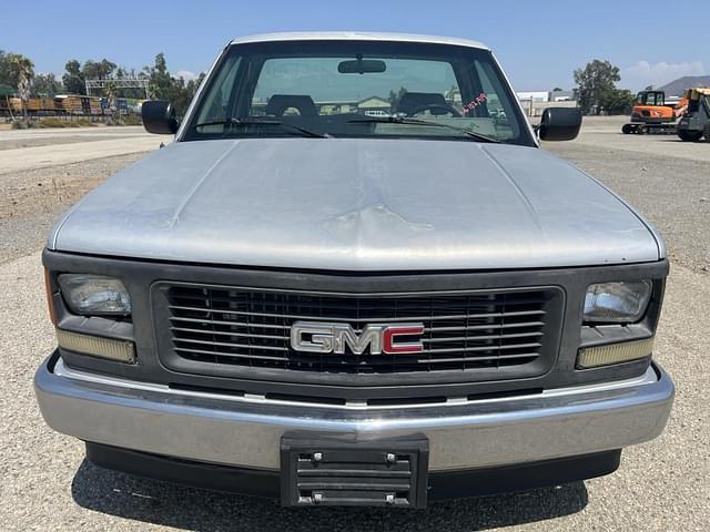 Image of GMC Sierra 1500 equipment image 4