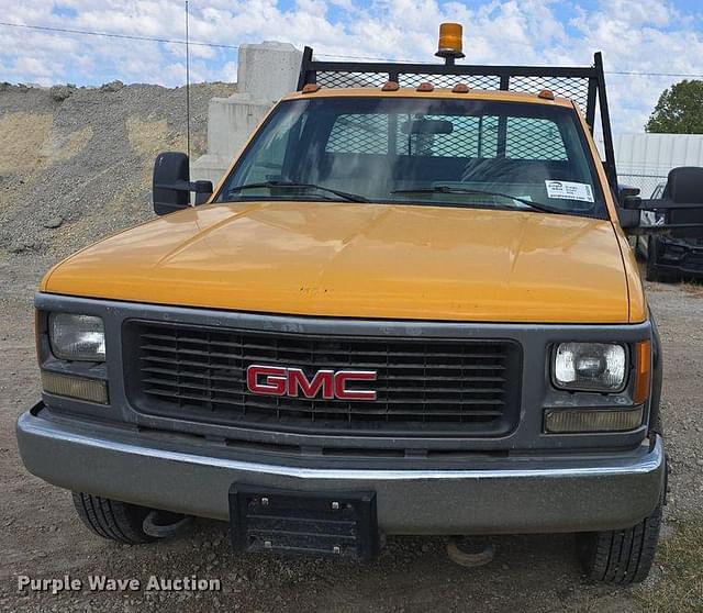 Image of GMC K3500 equipment image 1