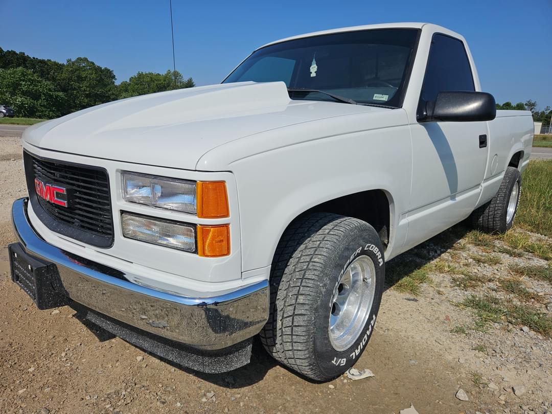 Image of GMC Sierra Primary image