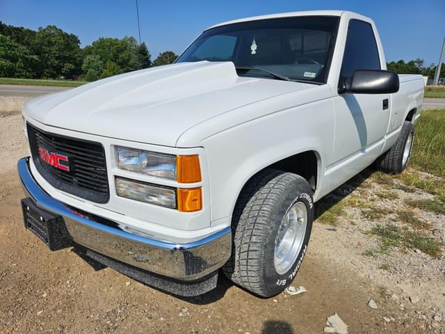 Image of GMC Sierra equipment image 1