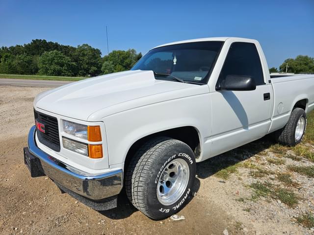 Image of GMC Sierra equipment image 2