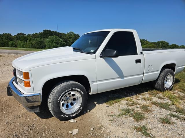 Image of GMC Sierra equipment image 3