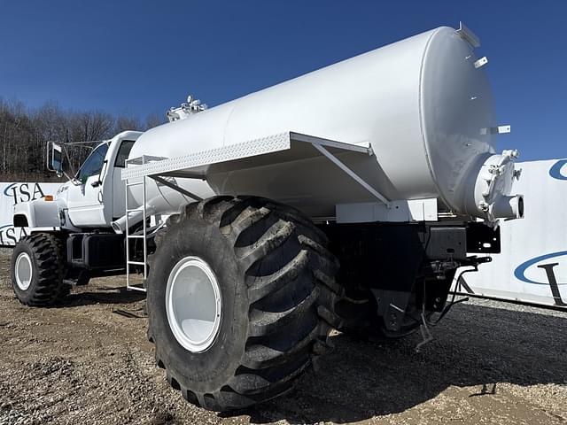 Image of GMC Topkick equipment image 2