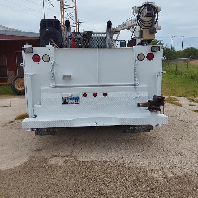 Image of GMC TopKick C6500 equipment image 2
