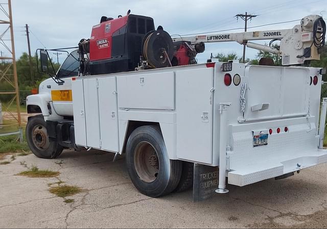 Image of GMC TopKick C6500 equipment image 1