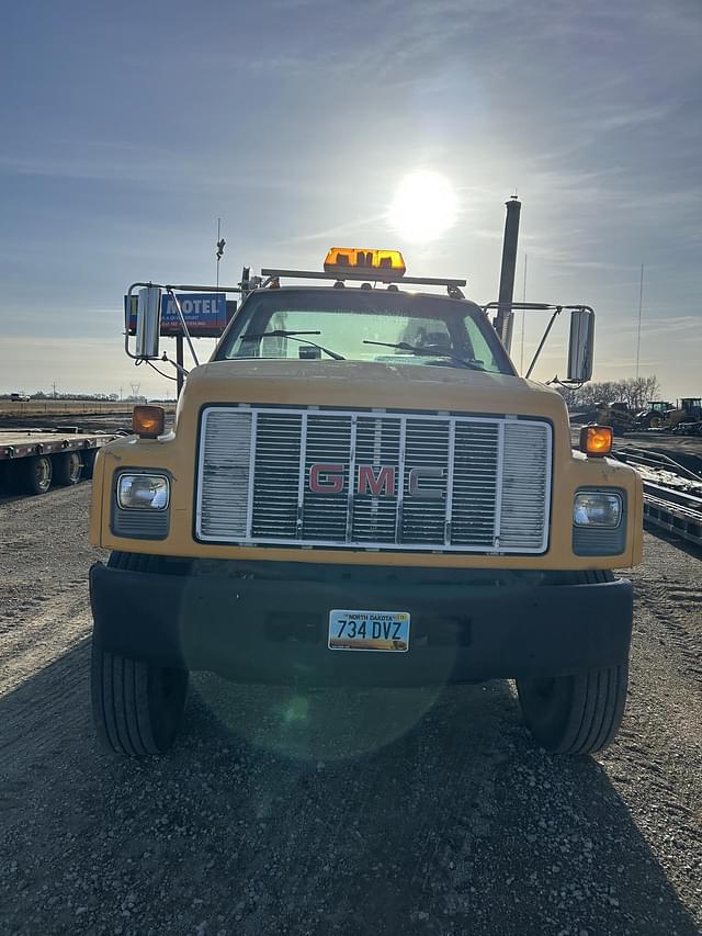 Image of GMC TopKick C6500 equipment image 1