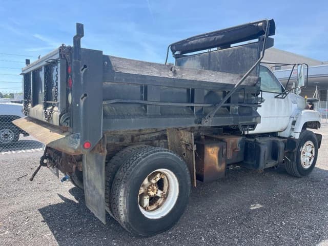 Image of GMC C7500 equipment image 4