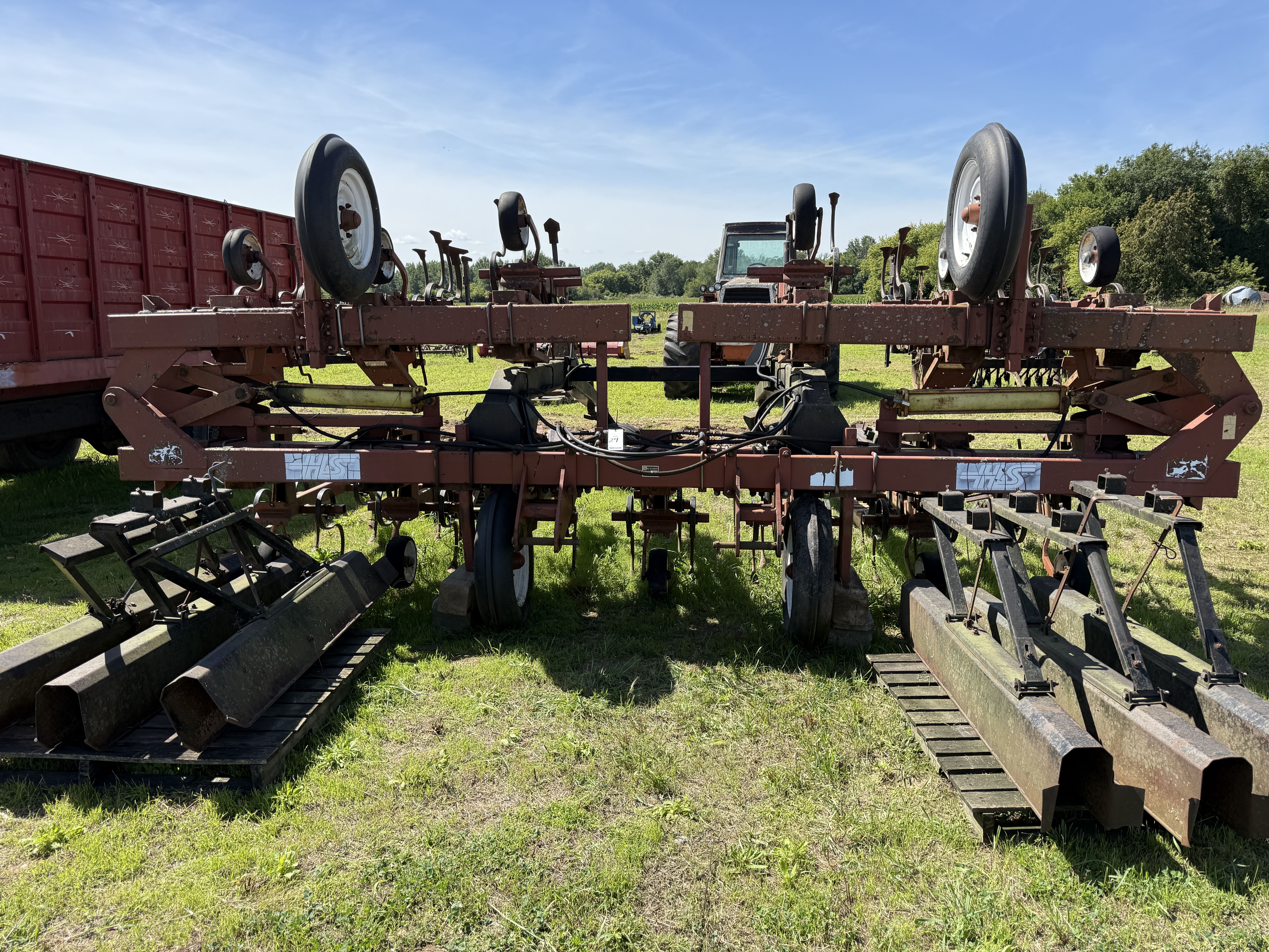 1994 H&S 12R-30FF Equipment Image0