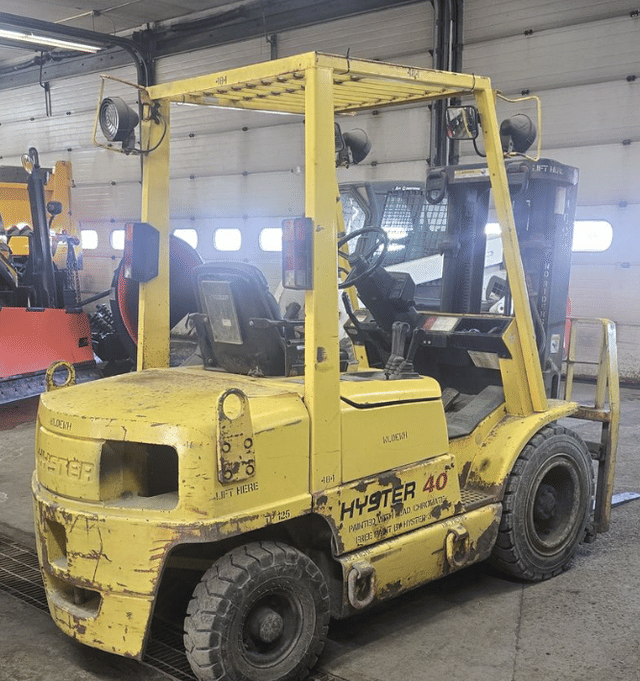 Image of Hyster H40XM equipment image 4