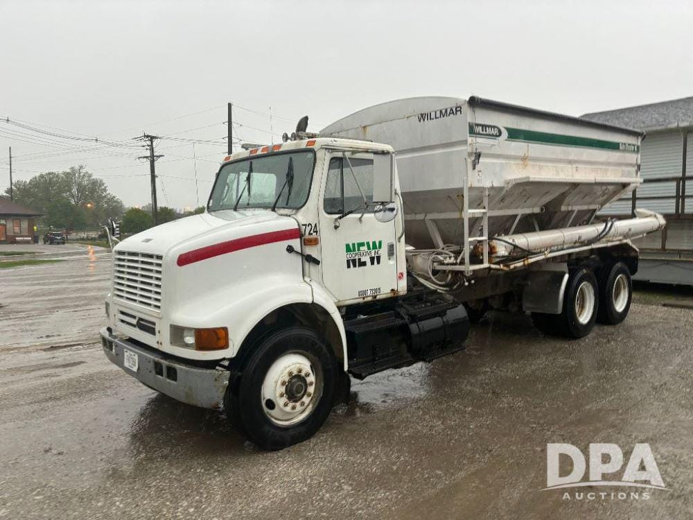 Main image International 8100