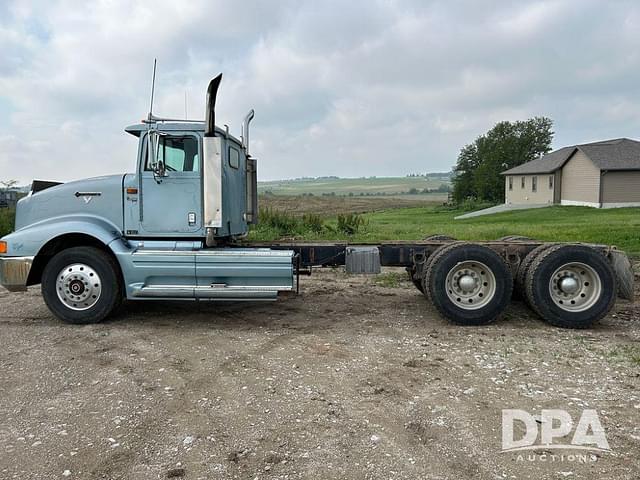 Image of International 9400 equipment image 2