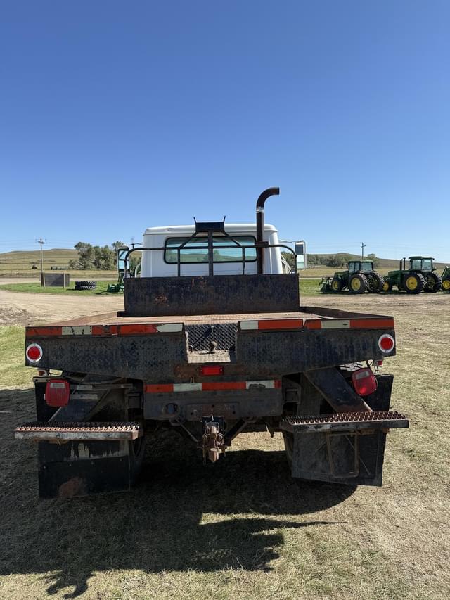 Image of International 4700 equipment image 4