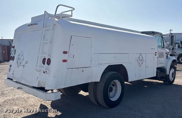 Image of International 4700 equipment image 4