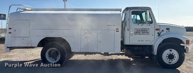 Image of International 4700 equipment image 3