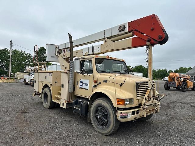 Image of International 4900 equipment image 2